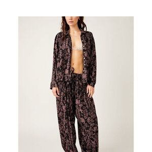 Listing Details
FREE PEOPLE Steady Love PJ Set /
Black